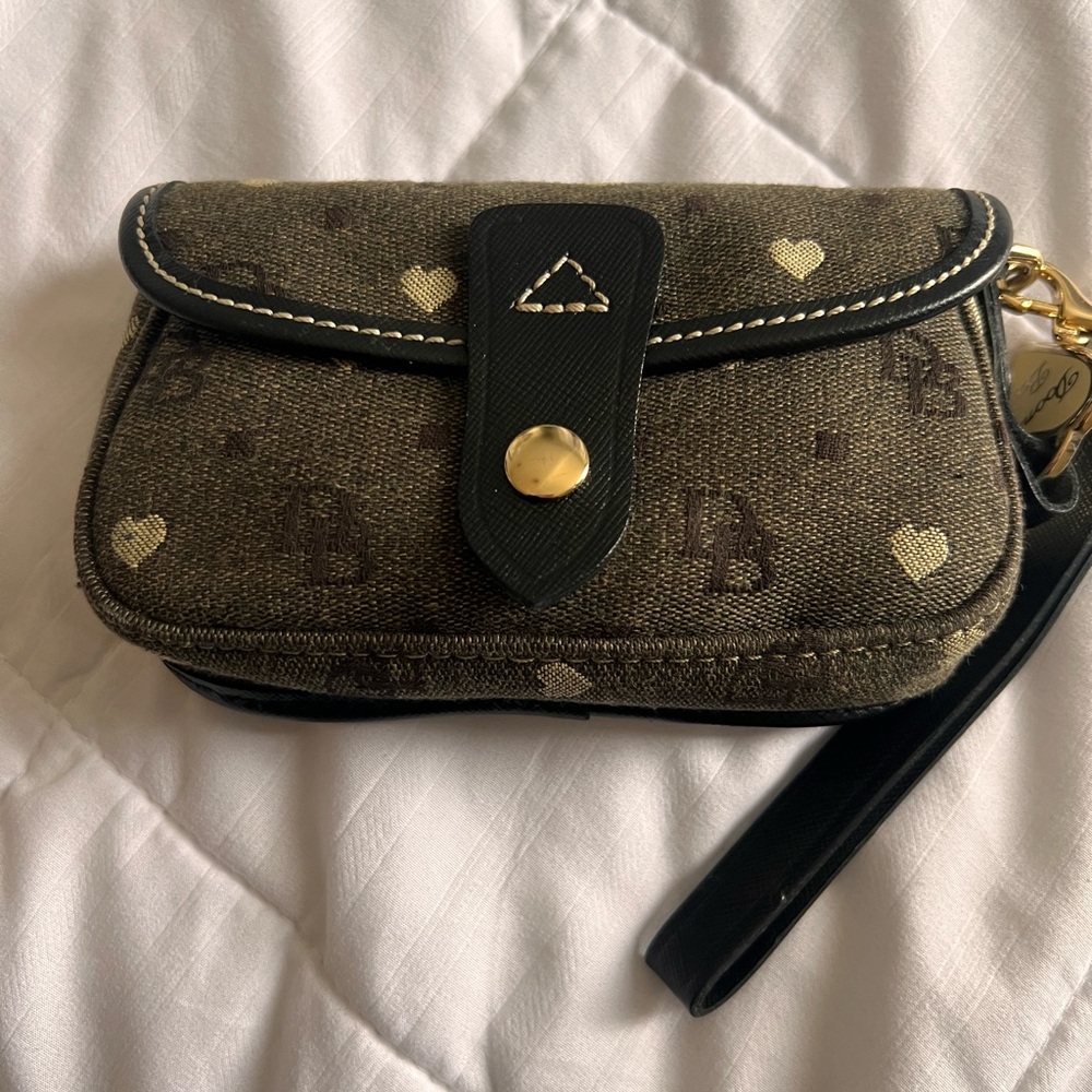 Dooney & Bourke wristlet